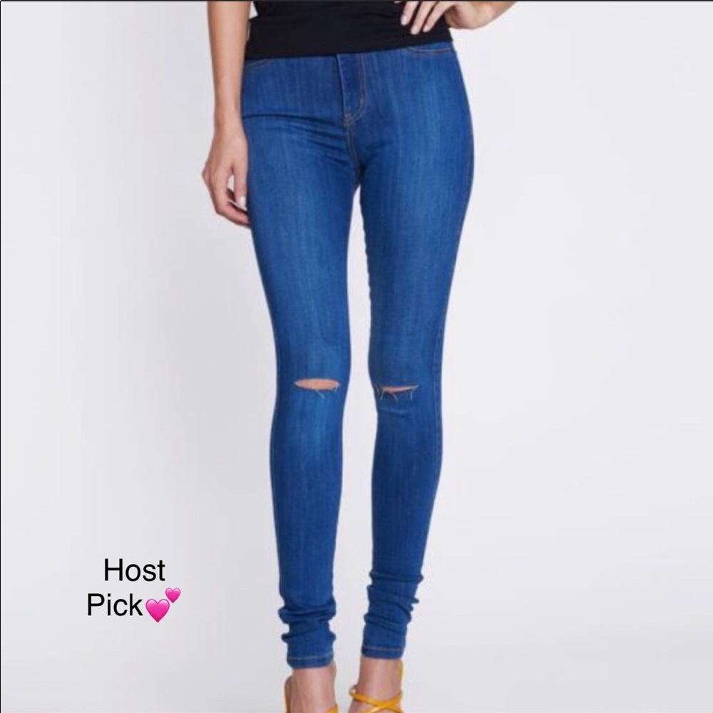 High Waisted Jeans